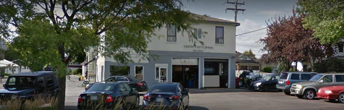 garage.jpg (114915 bytes)